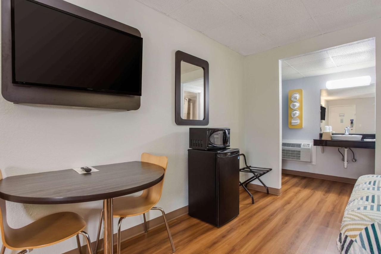 6-walterboro, Sc Hotel